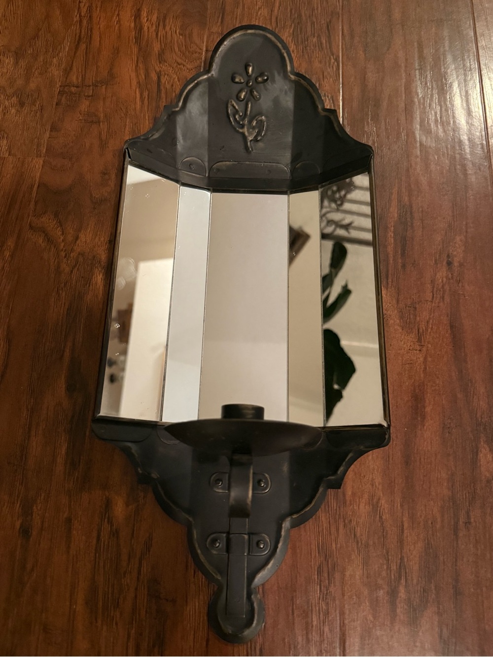 Vintage Home Interiors 5-Panel Mirrored Metal Wall Candle Sconce